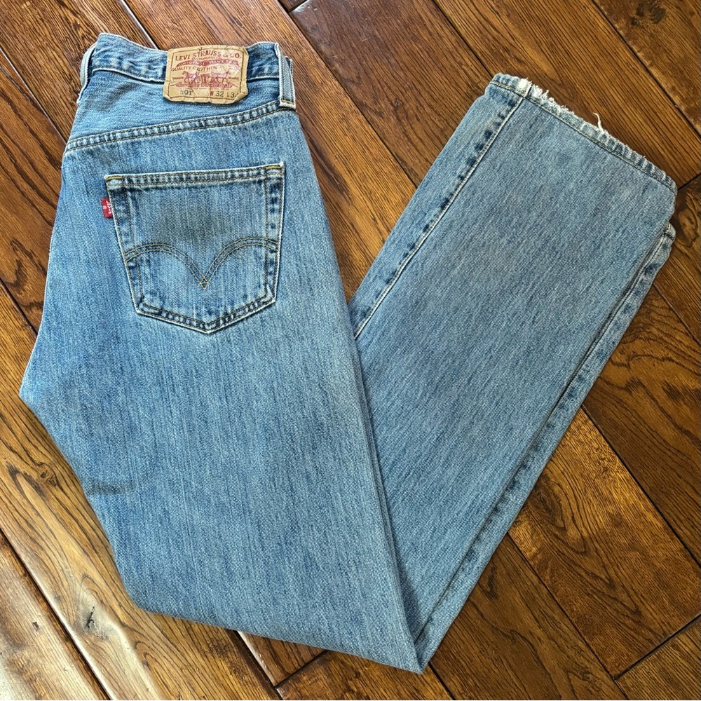 Vintage Levi's 501 Jeans - Medium Wash